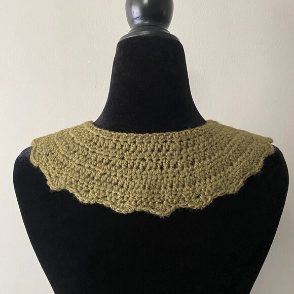 Handmade Crochet Mossy Green Merino Wool Collar Neckwear Accessory - Picture 4 of 6